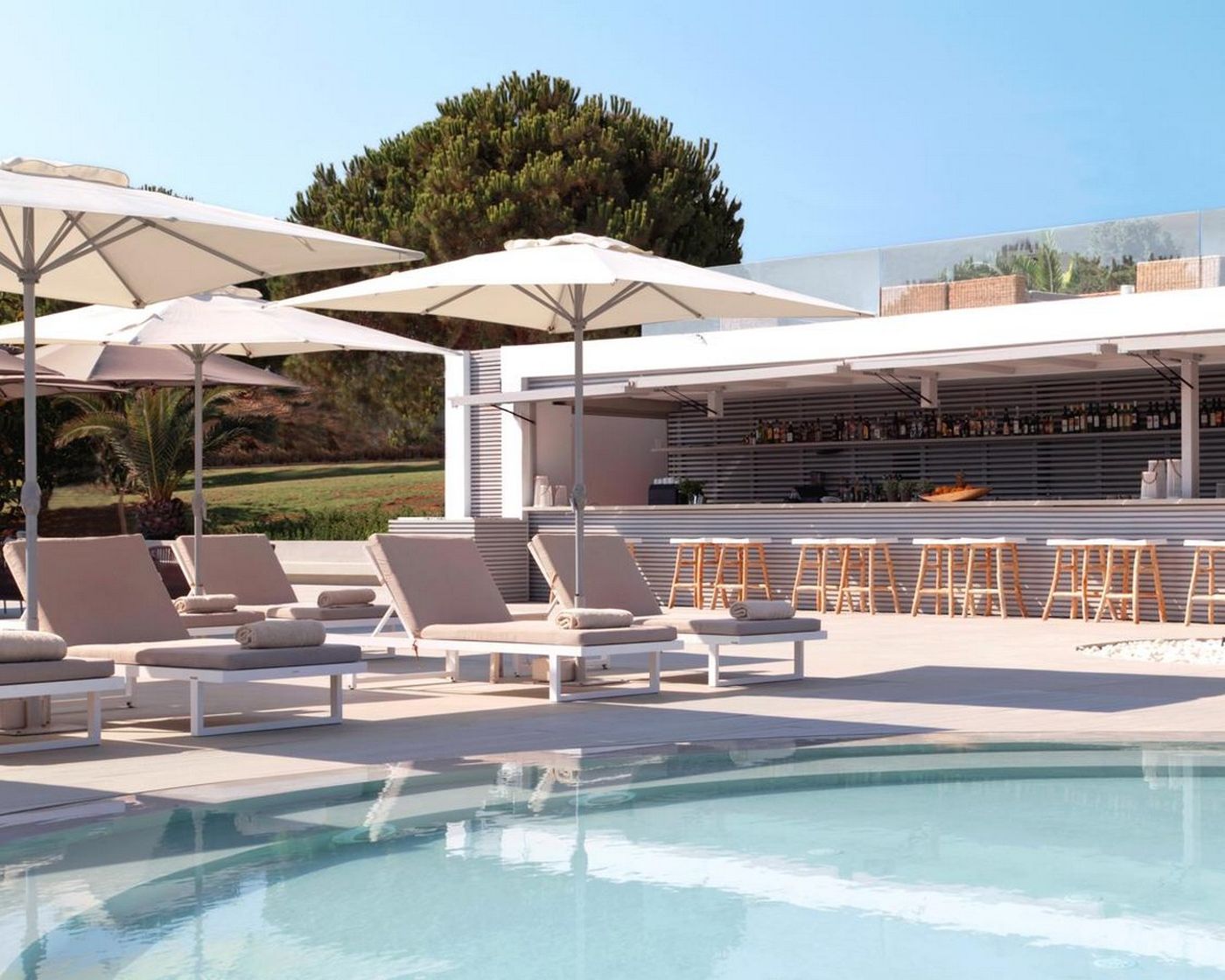 Bay Hotel And Suites