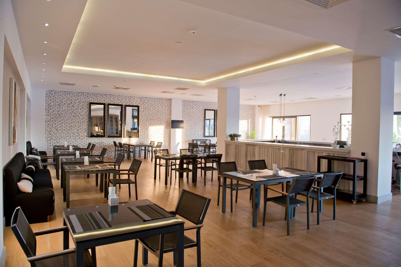 Ramada-Resort-Bodrum-Bar-51