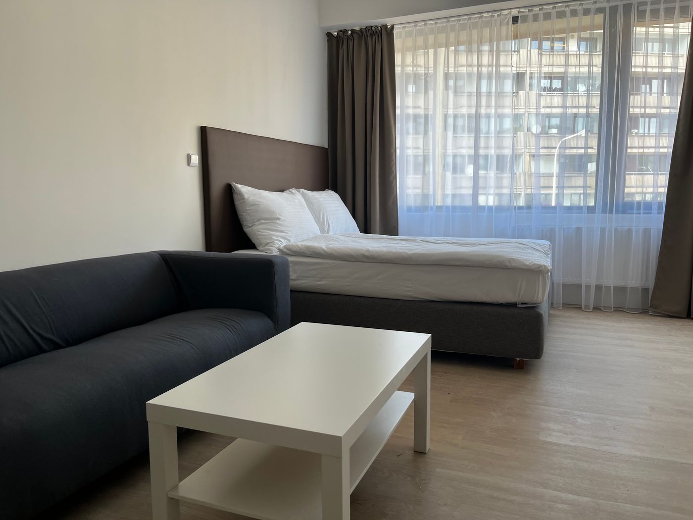 Post-120-Suites-Room-6