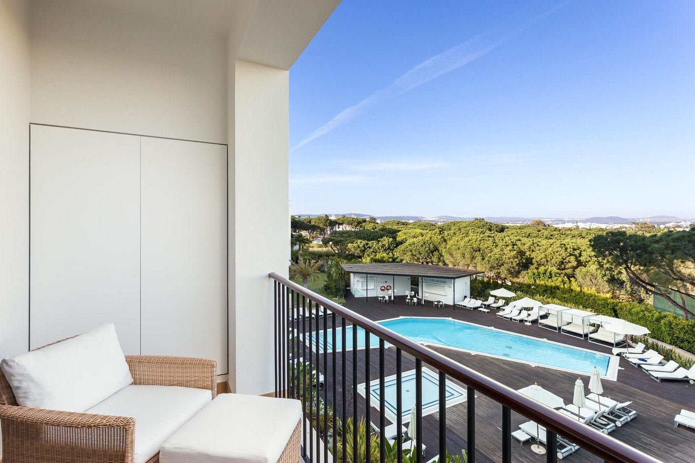 Pine-Cliffs-Ocean-Suites-Room-89