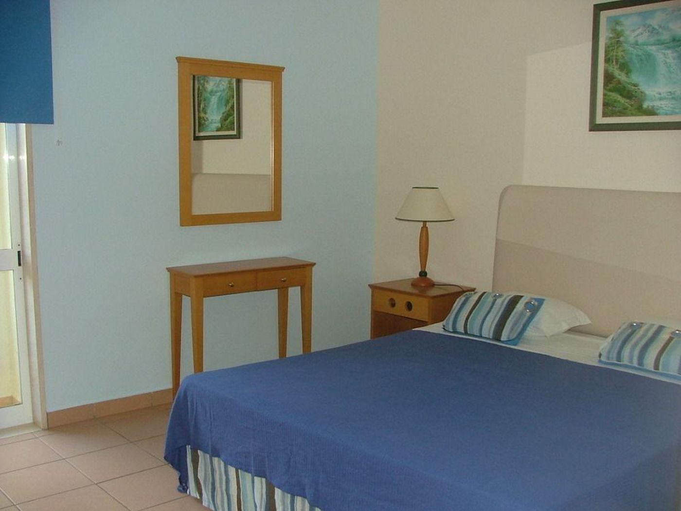 Praia-do-Burgau-General-view-9