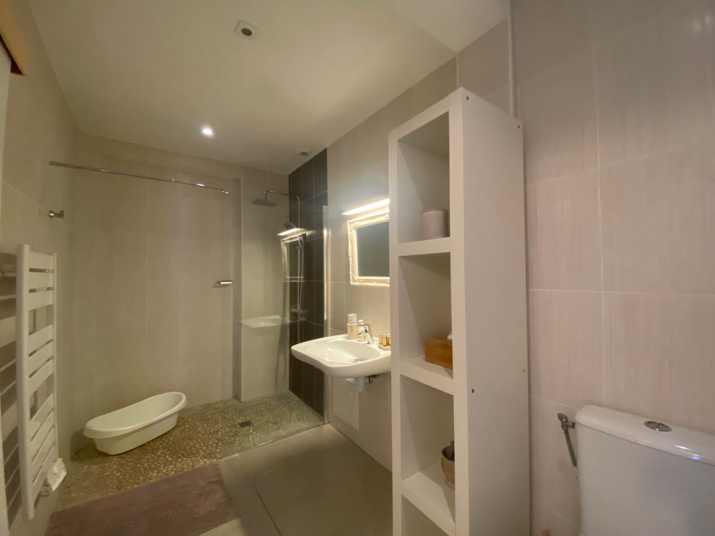 Imagine Roussillon-France-Canet-en-Roussillon-Room-5