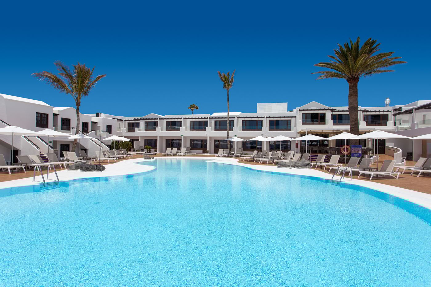 Bahia Kontiki Beach Aparthotel