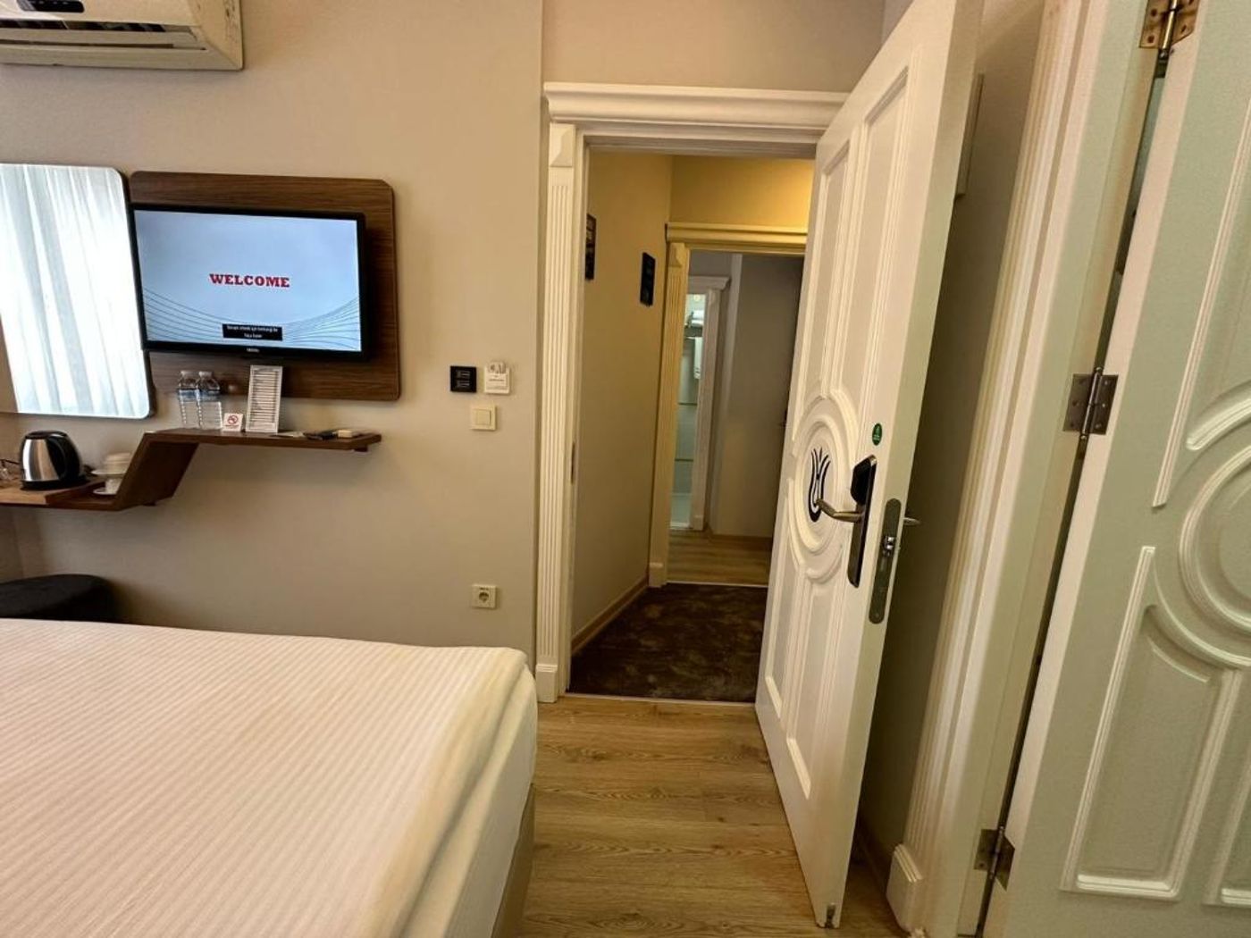 Hotel-Black-Tulip-Room-49