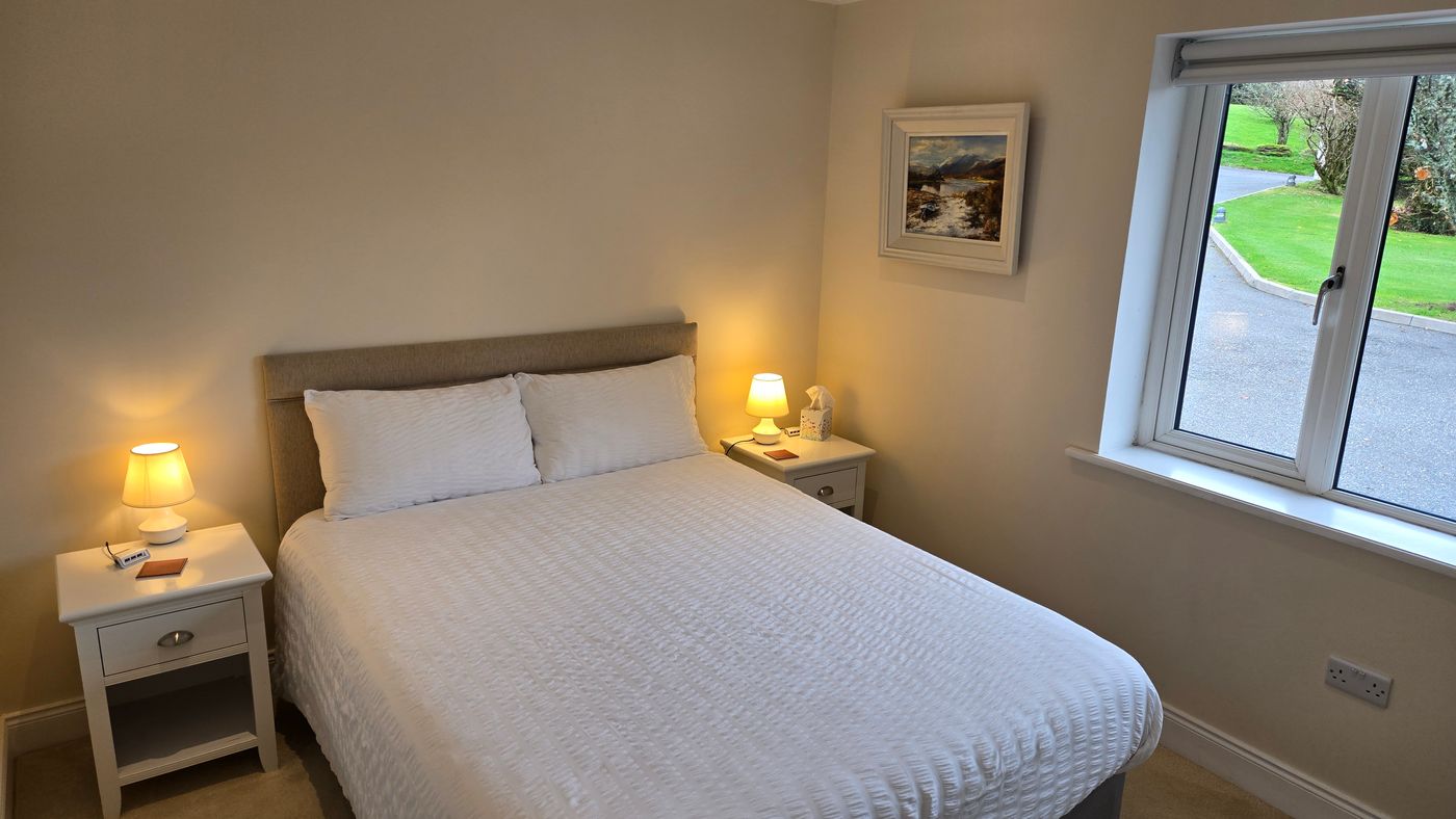 Misty Bay-Ireland-Kenmare-Room-6