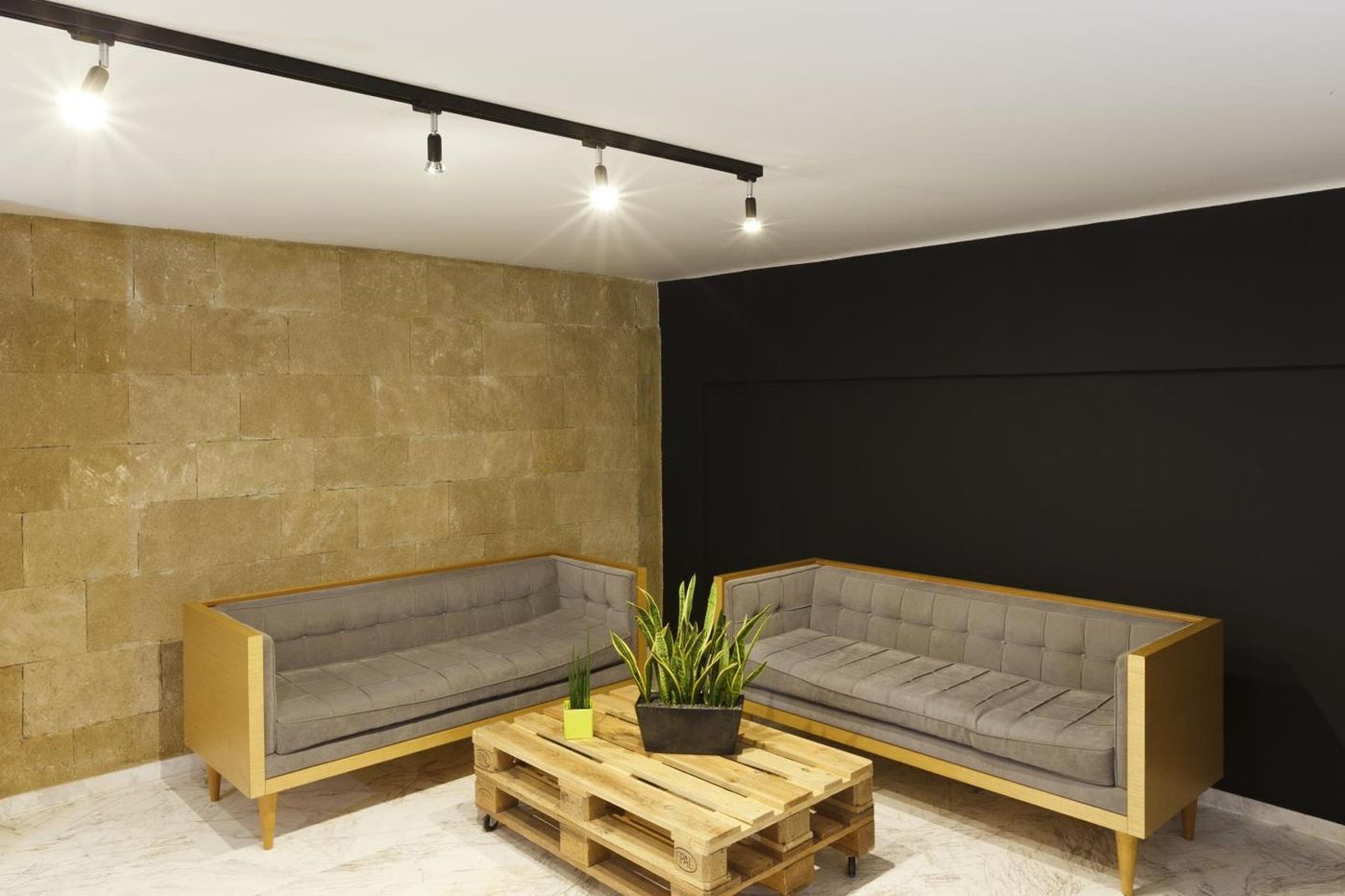 Butterfly-Boutique-Hotel-Lobby-12