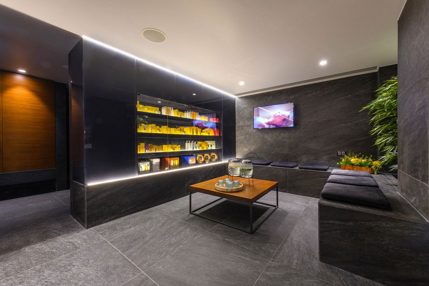 Ajax-Hotel-Sports-and-Entertainment-48