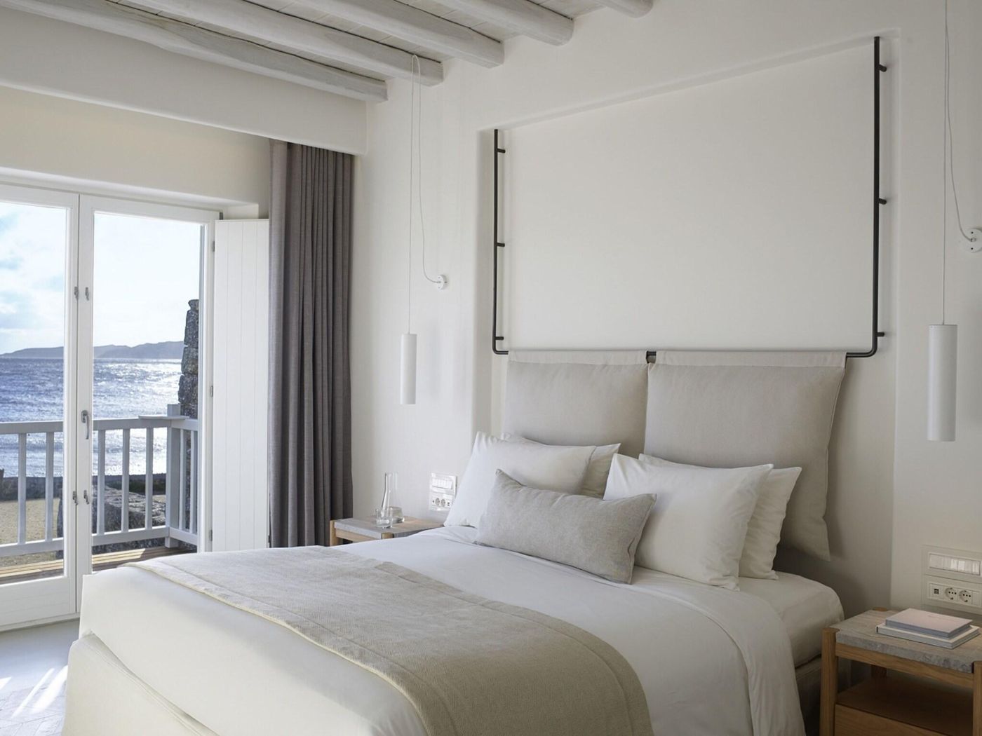 Bill---Coo-Suites-and-Lounge-Room-23