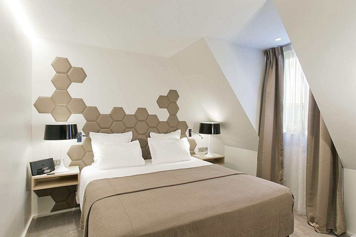 California-Paris-Champs-Elys----es-Room-25