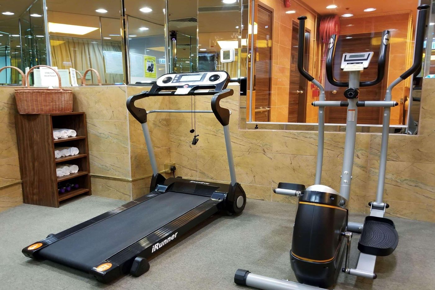 Ramada-Hong-Kong-Grand-Sports-and-Entertainment-12