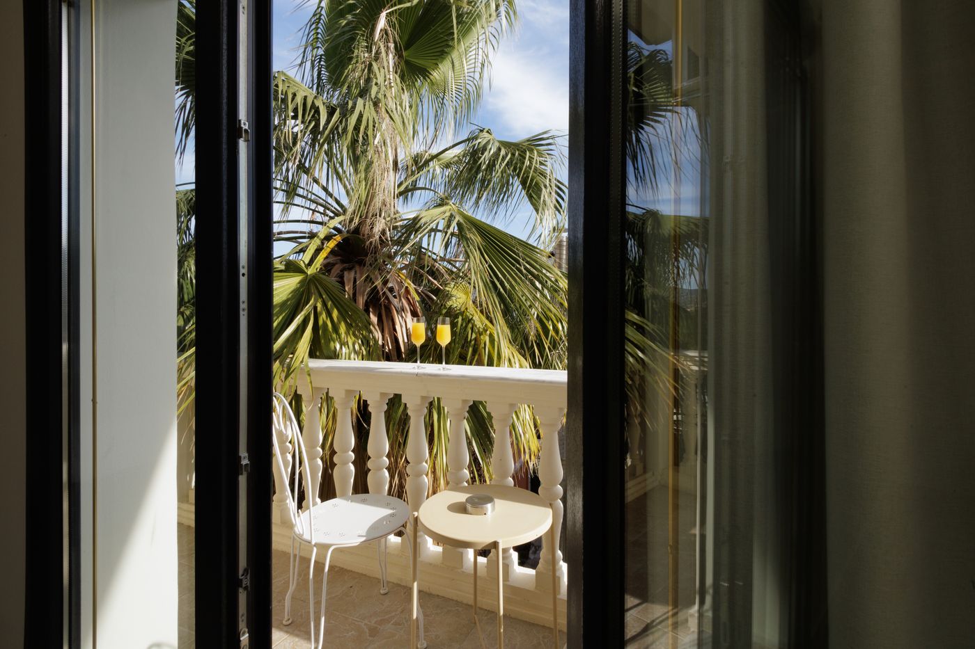 The-Alley-Hotel-Room-2