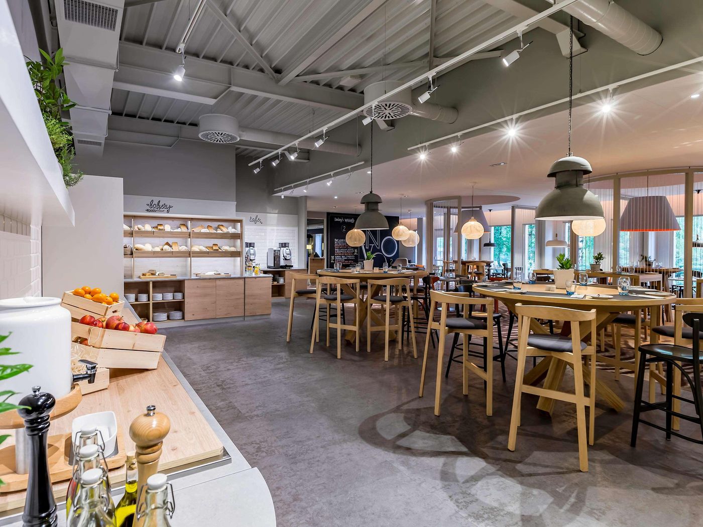 Novotel-Krakow-City-West-Restaurant-18