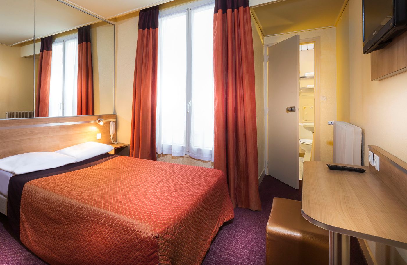 France-Quartier-Latin-Room-8