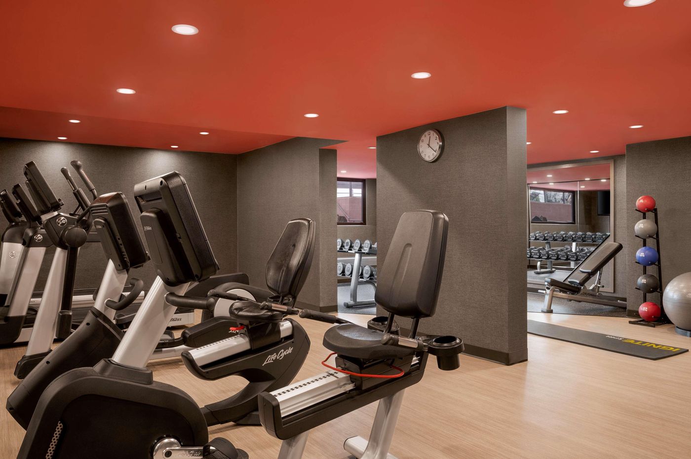 Hilton-Vancouver-Airport-Sports-and-Entertainment-47