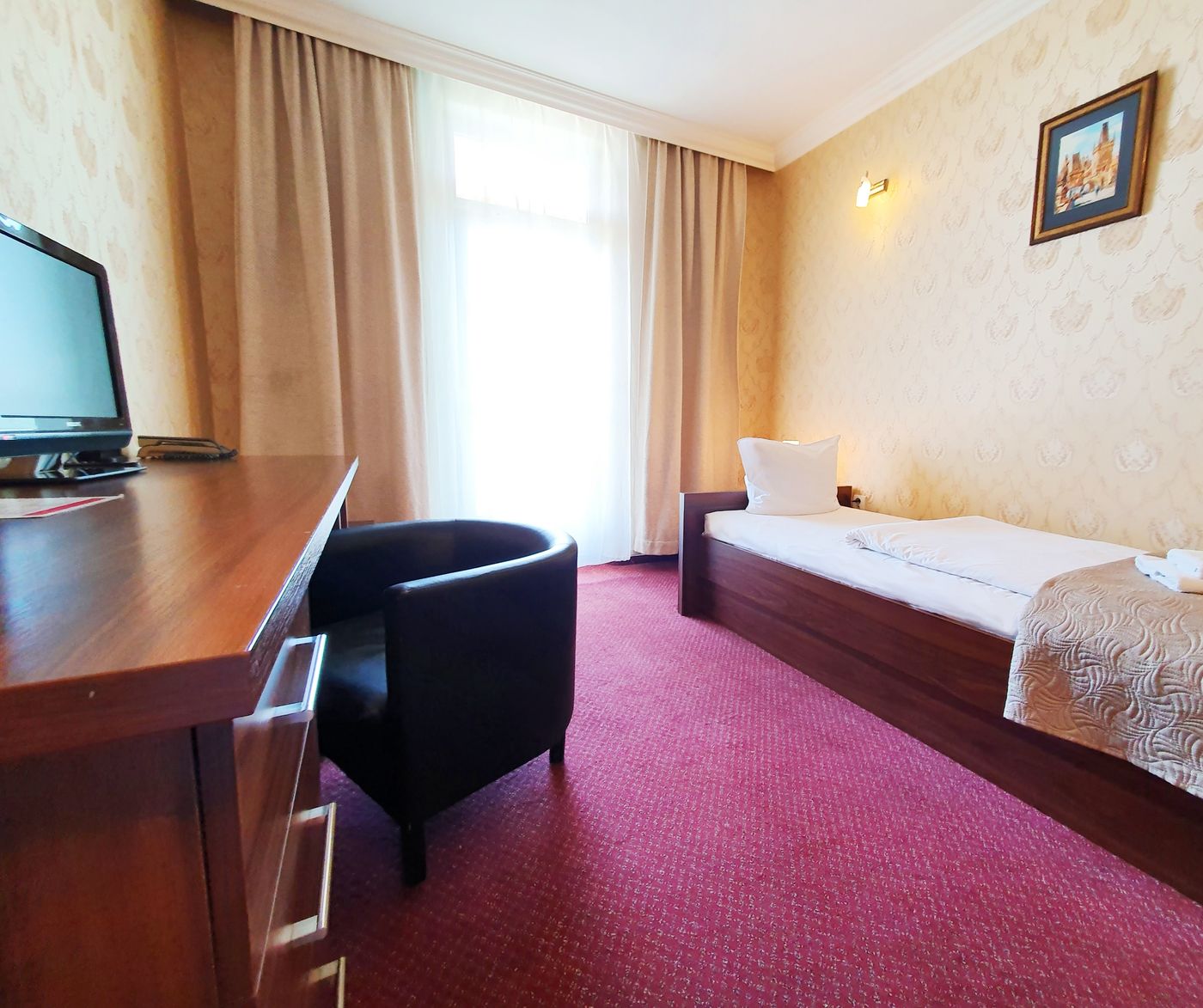 Hotel-Relax-Inn-Room-13