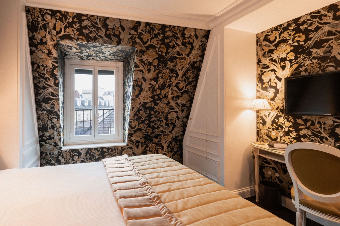 De Buci-France-PARIS-Room-9