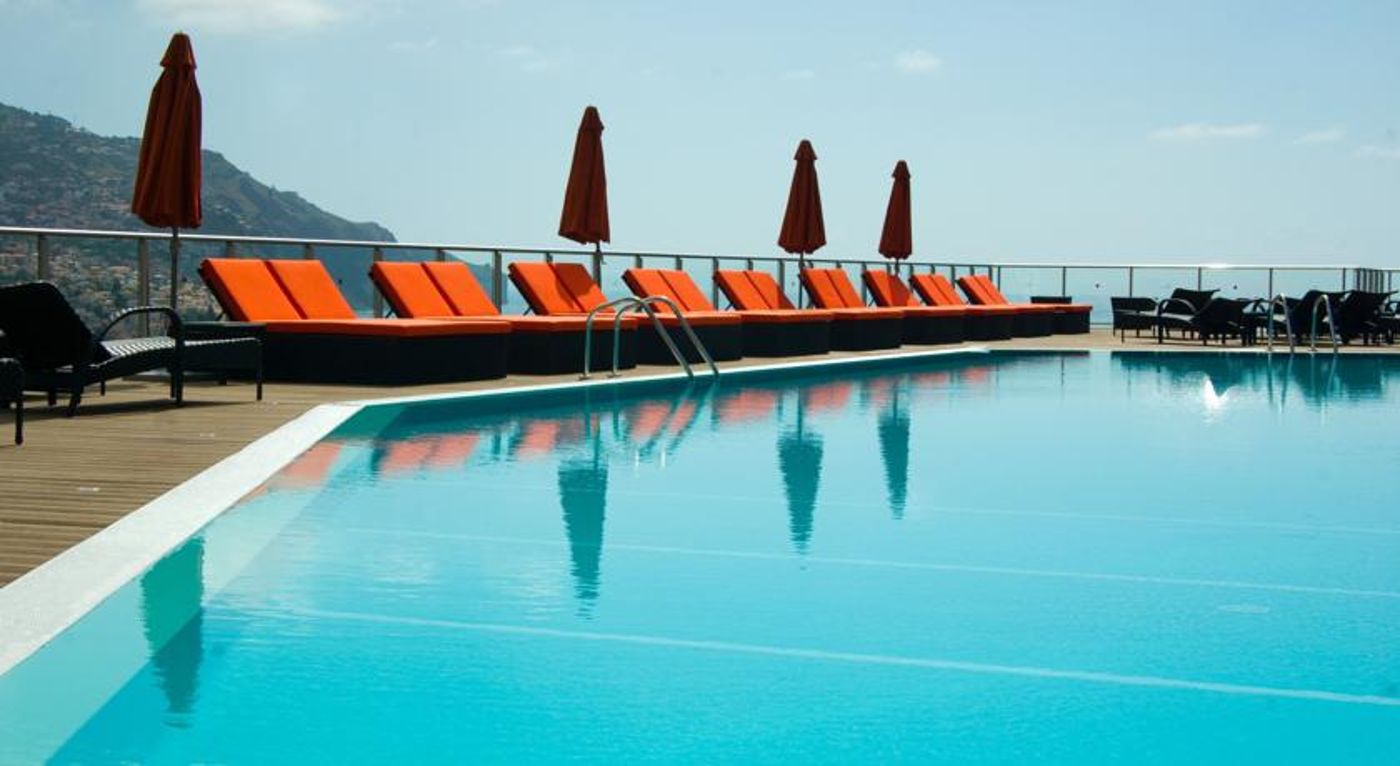 Fourviews Baia Hotel