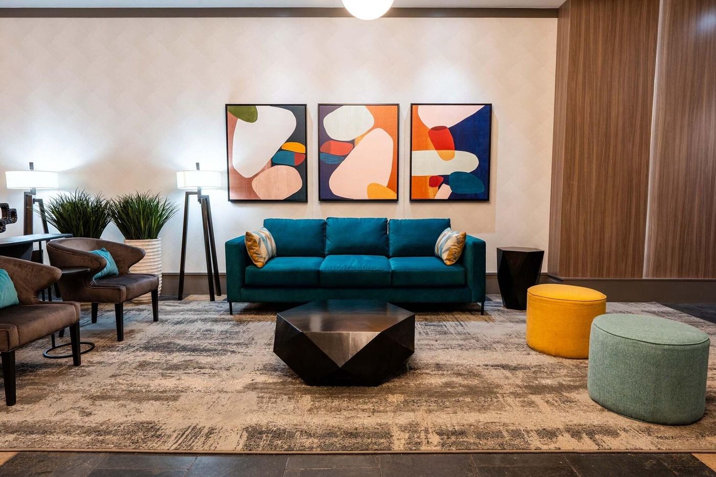 Sandman-Suites-Davie-Lobby-14