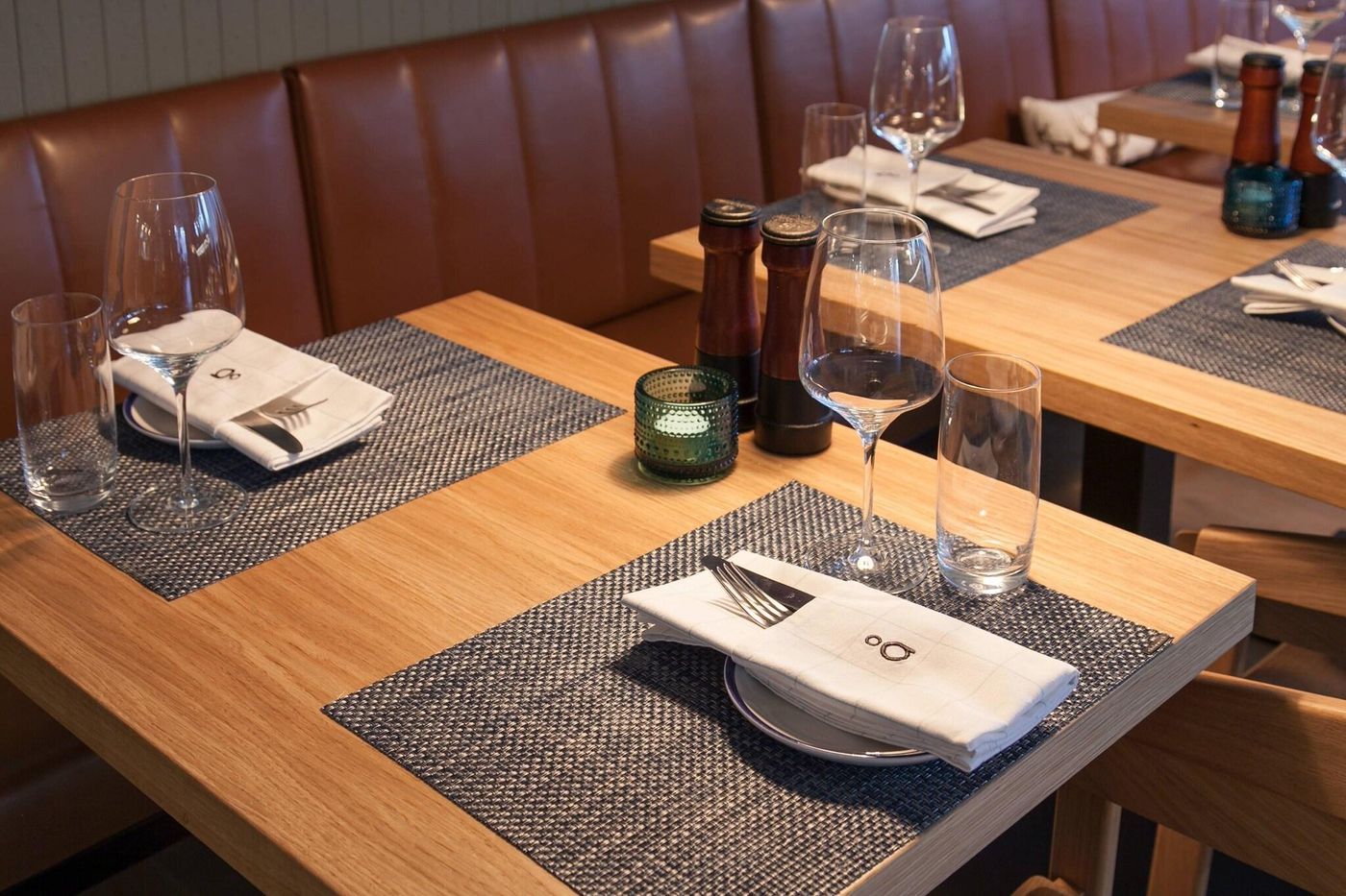 Courtyard-By-Marriott-Amsterdam-Arena-Restaurant-36