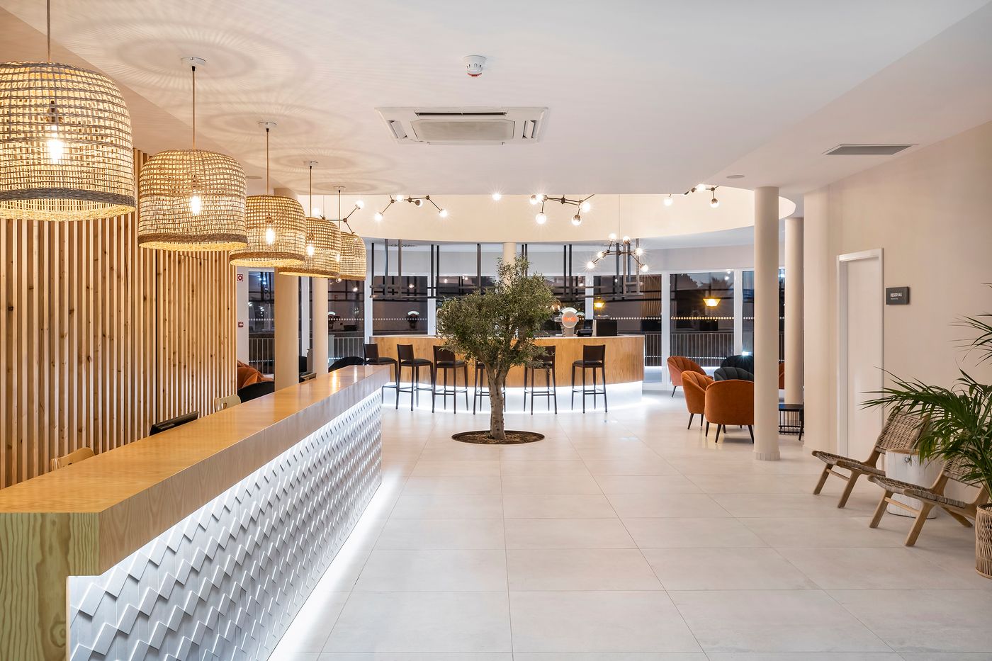 Eden-Villas-and-Apartments-Lobby-70