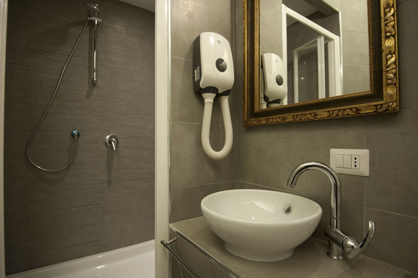 Luxury-on-the-River-Room-27