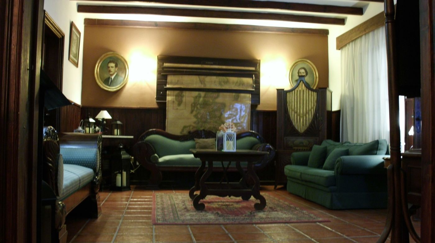 Hotel-Rural-Costa-Salada-Lobby-35