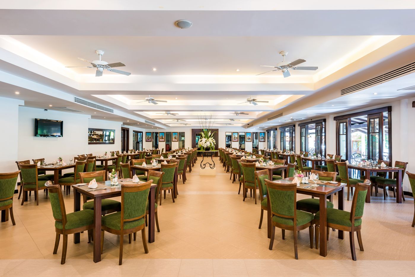 Duangjitt-Resort-Restaurant-73