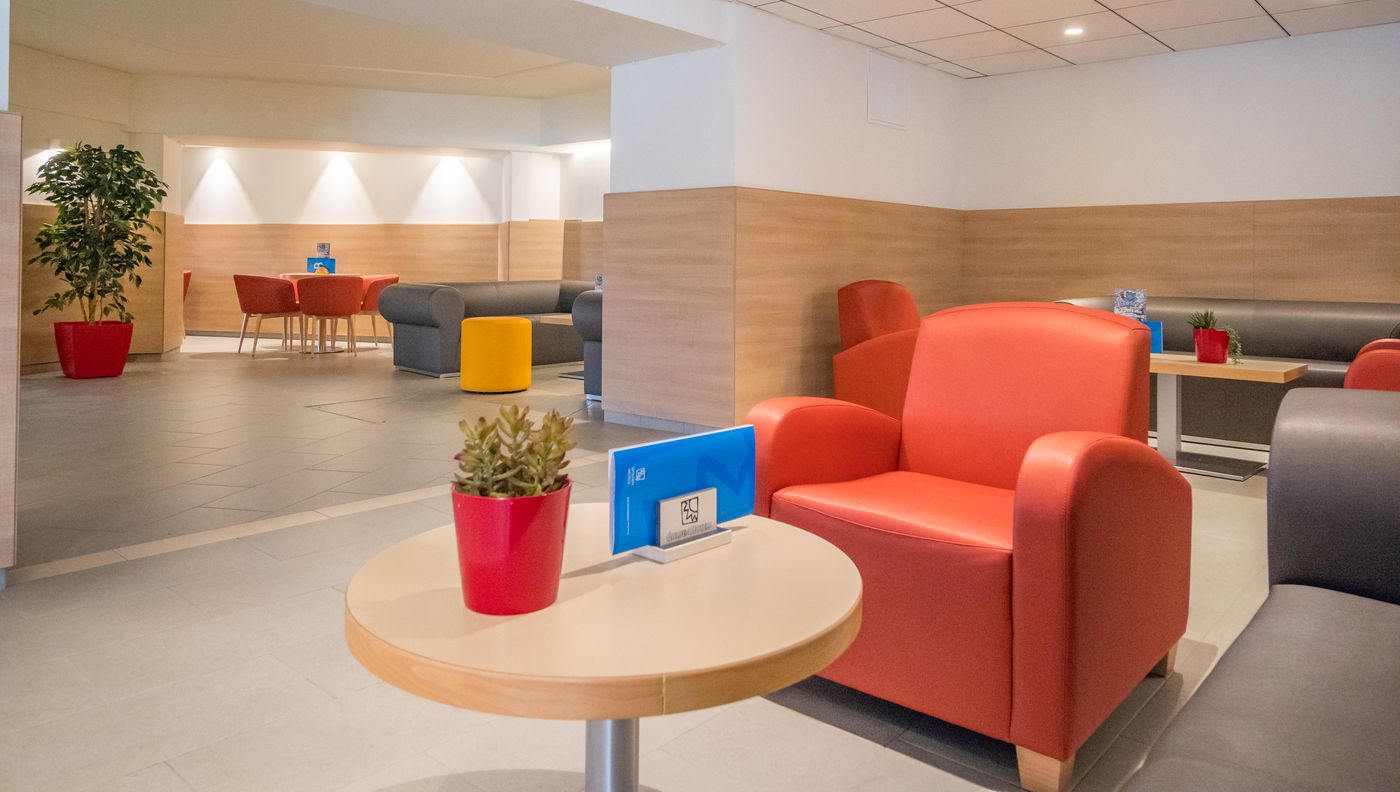 Golden-Donaire-Beach-Lobby-47