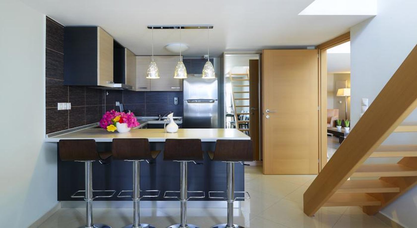 Macaris Suites and Spa