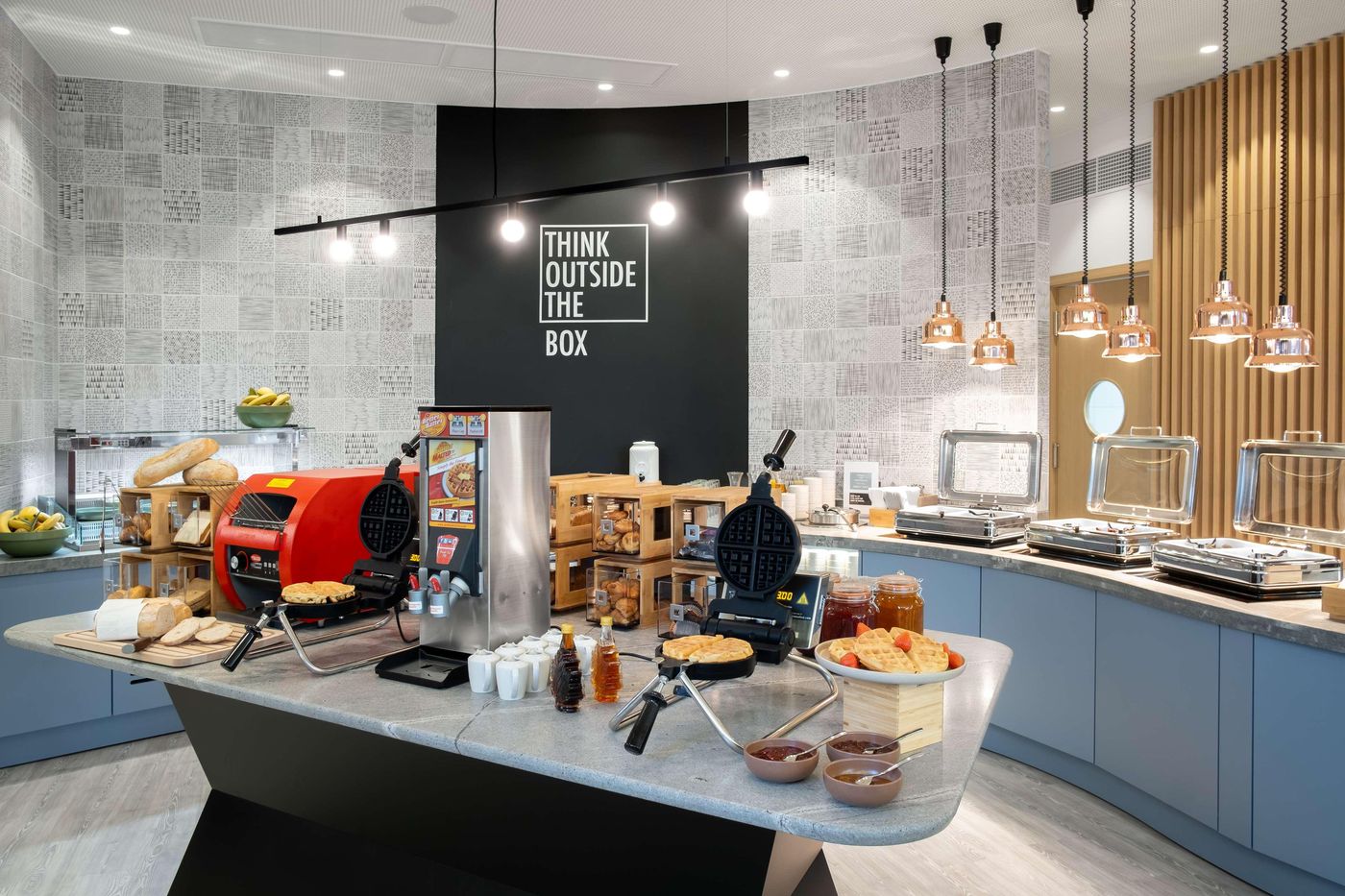 Hampton-By-Hilton-Tallinn-Restaurant-15