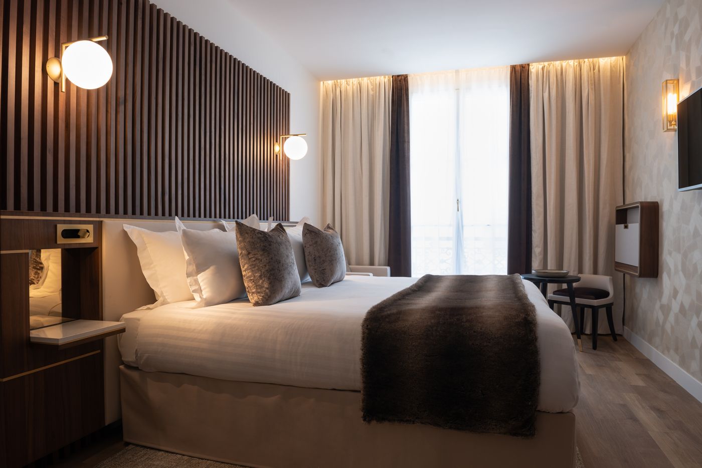 Hotel-Lord-Byron-Room-25