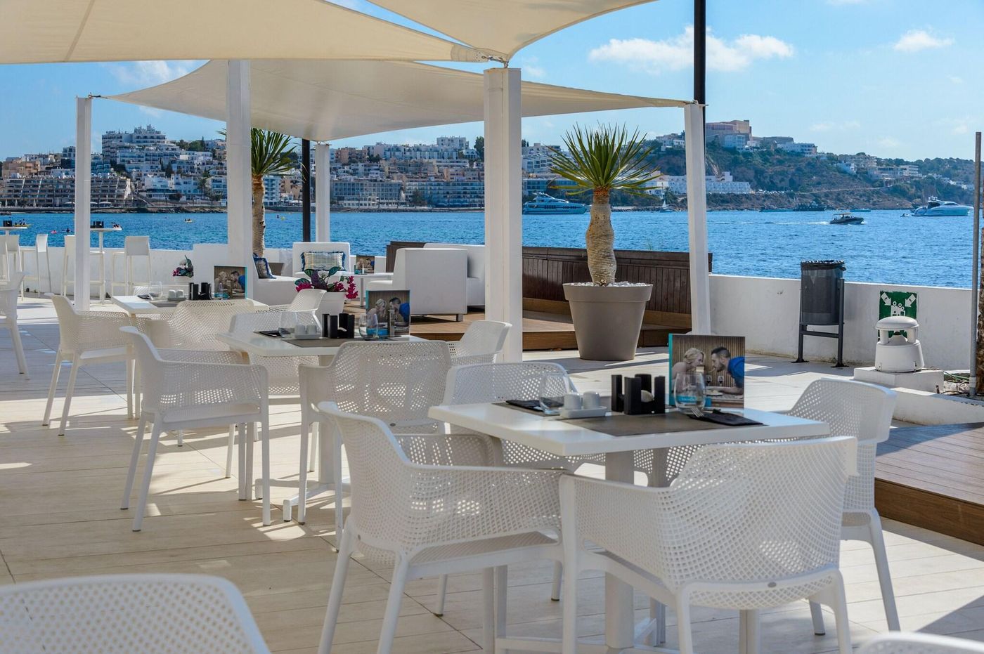 Apartamentos-Playasol-Jabeque-Dreams-Bar-16