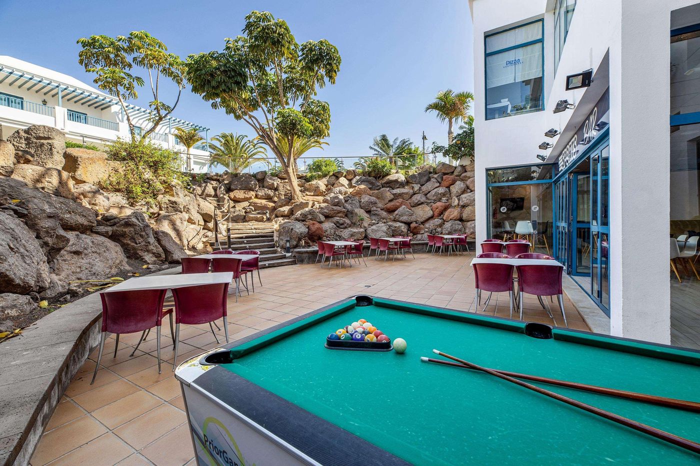 THB-Tropical-Island-Bar-54