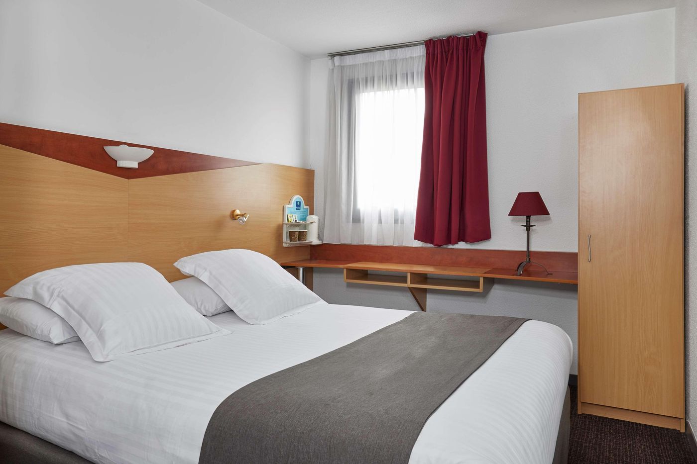 Kyriad-Nice-Ouest-Stade-Saint-Isidore-Room-6