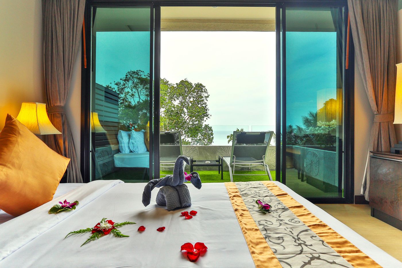 Ayara-Kamala-Resort---Spa-Room-16