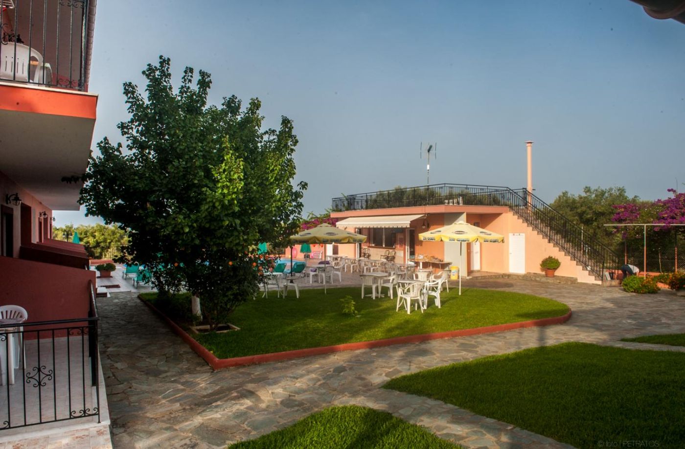 Paradise-Studios-Terrace-8