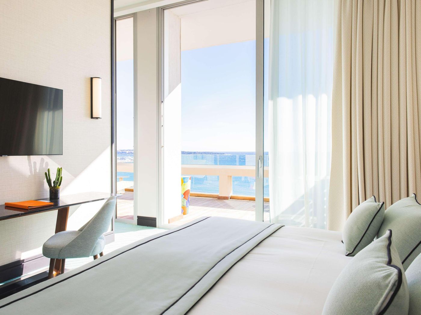 Le-Grand-Hotel-Room-30