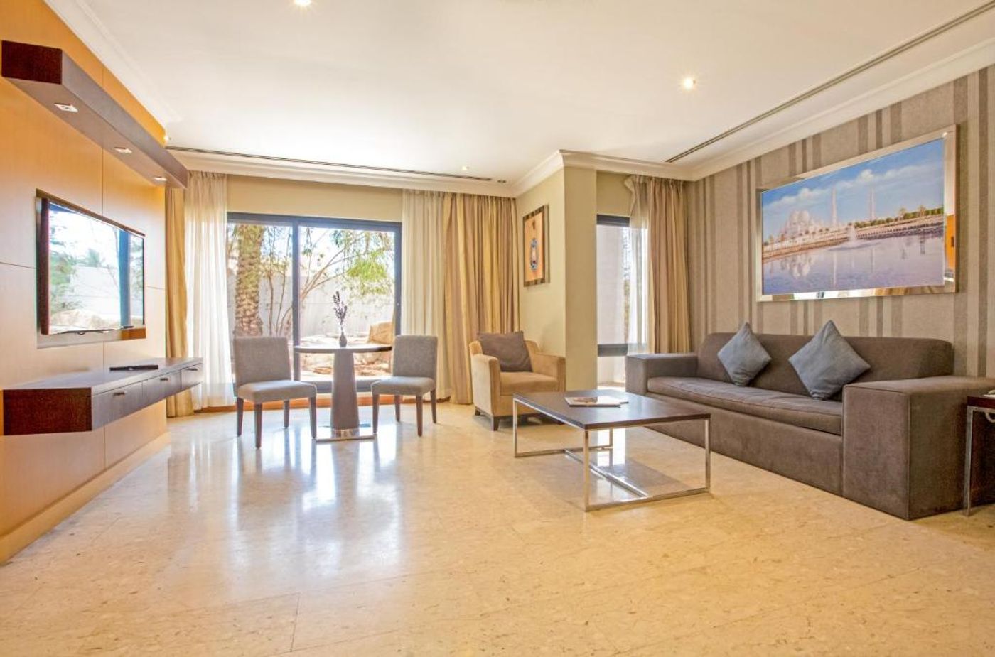 Dubai-Marine-Beach-Resort-and-Spa-Room-38