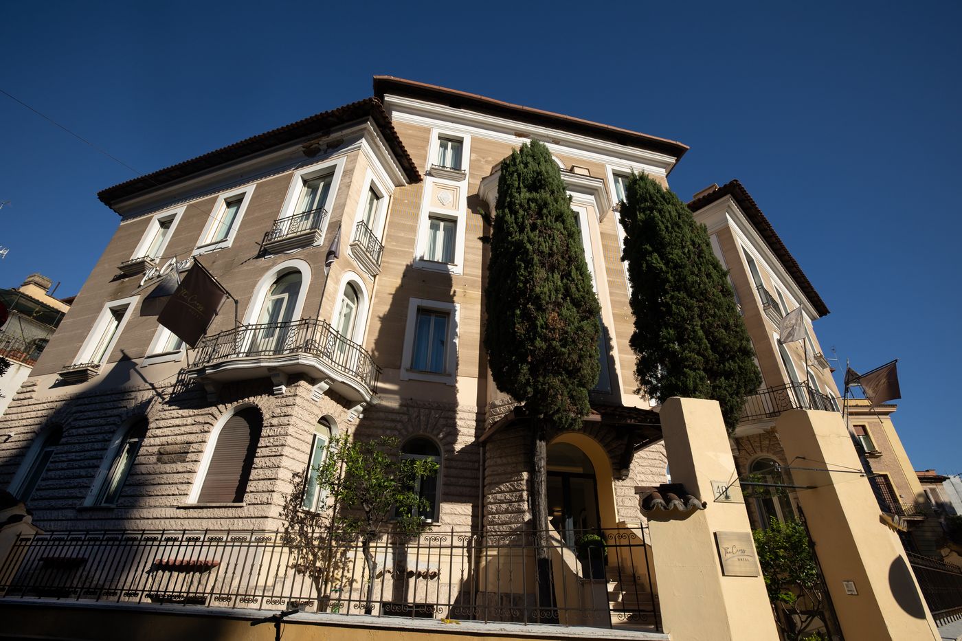 The Cross-Italy-ROME-Lobby-9