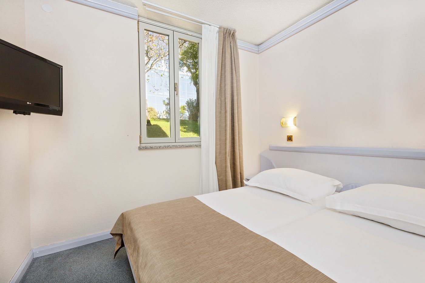 Hotel-Plavi-Plava-Laguna-Room-11