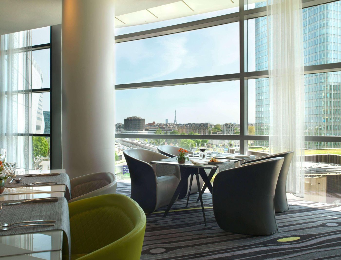 Melia-Paris-La-Defense-Restaurant-15