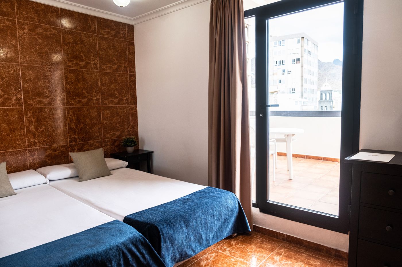 Adonis-Capital-Room-15