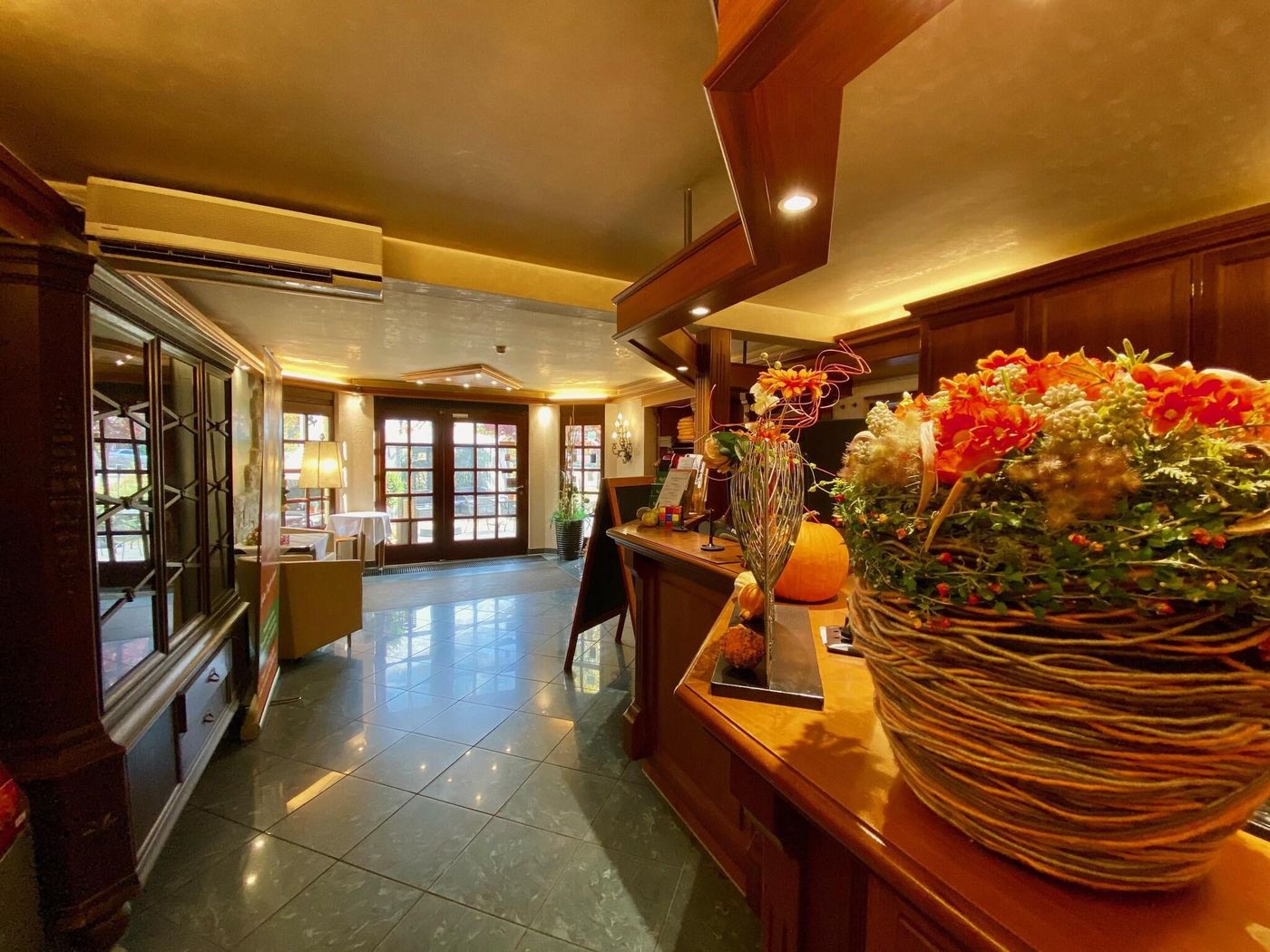 Römerhof-Germany-STUTTGART -Lobby-5