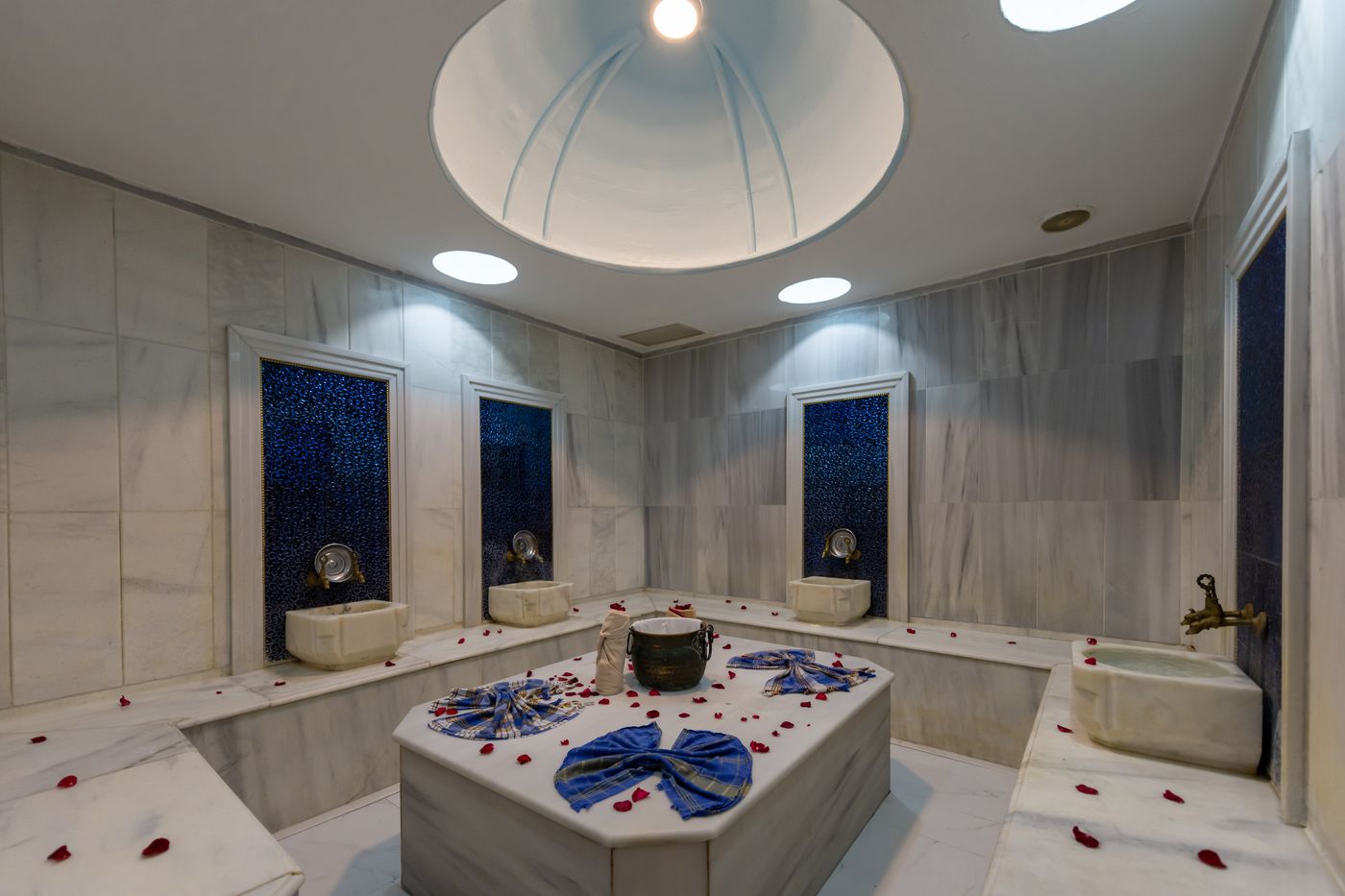 Nova-Plaza-Crystal-Hotel-Pool-54