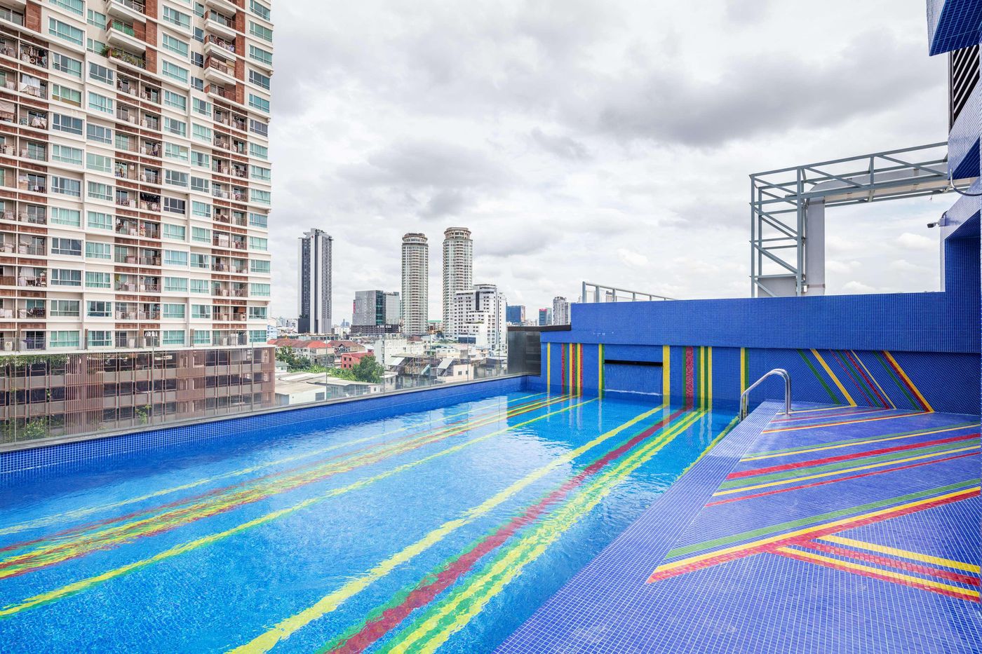 Best-Western-Click-Sathorn-11-Bangkok-Pool-34