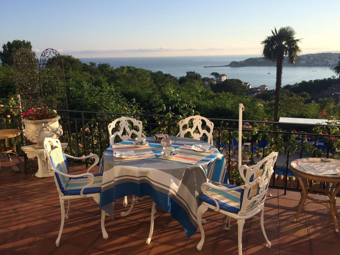 Villa Erresinolettean-France-CIBOURE-Restaurant-9