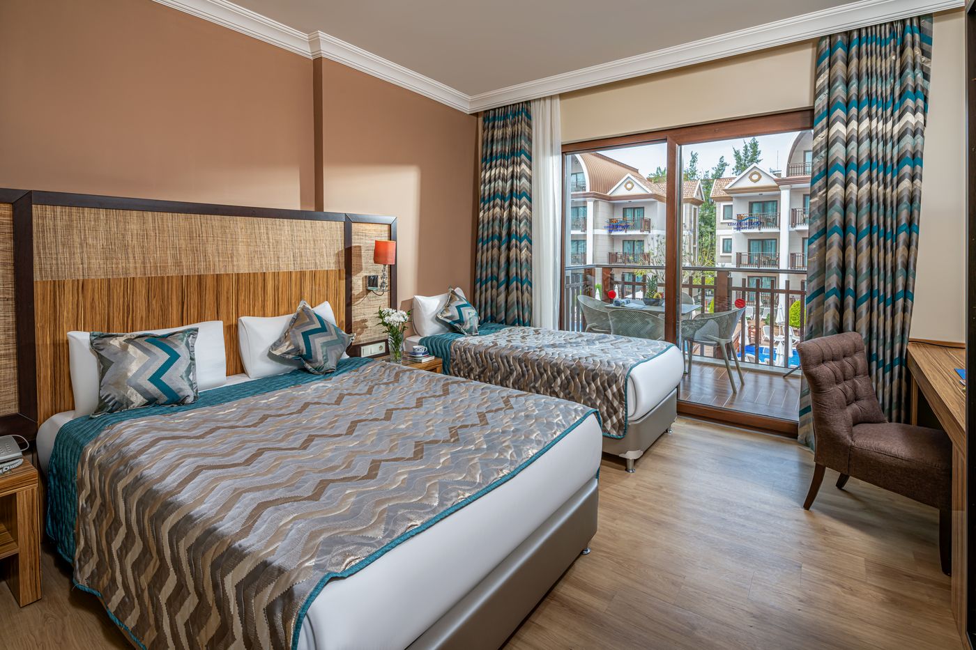 Quatro Famıly Club Dem