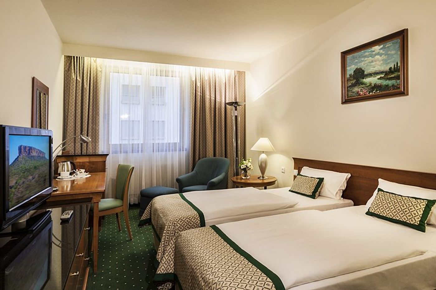 Danubius-Hotel-Hungaria-City-Center-General-view-10