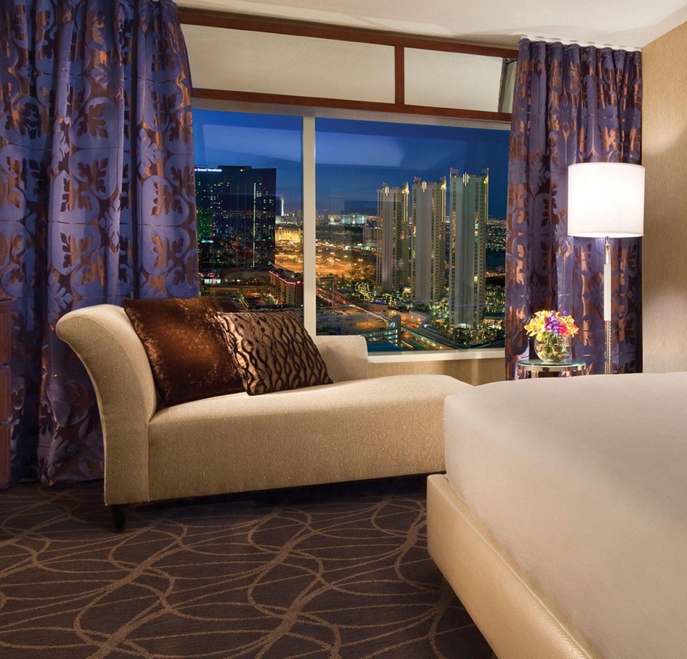 MGM-Grand-Hotel---Casino-Room-43