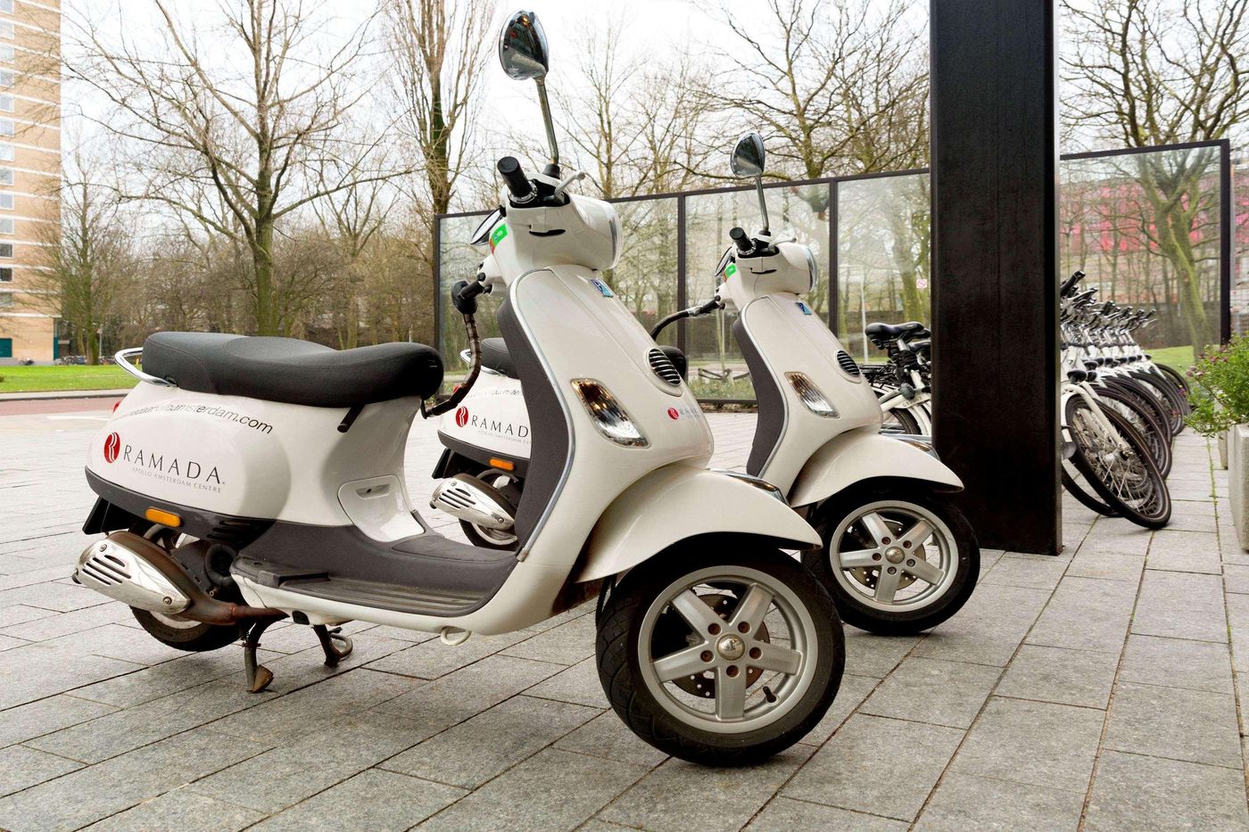 Leonardo-Hotel-Amsterdam-Rembrandtpark-General-view-9